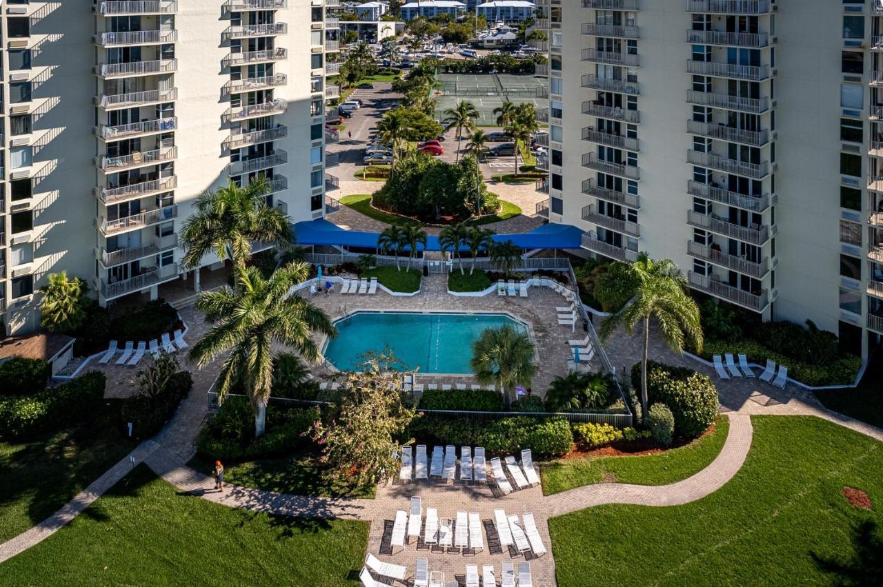 Updated Gulf Front Condo On The South End Of Fort Myers Beach! Condo Екстериор снимка